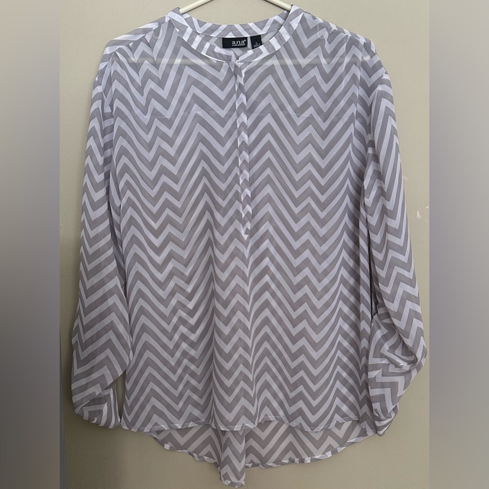 a.n.a size LARGE, Chevron Sheer Blouse in Gray and White